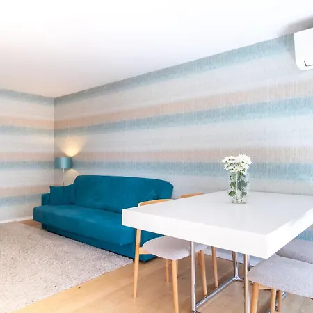 Trindade Cozy Flat With Ac By Lovelystay Porto