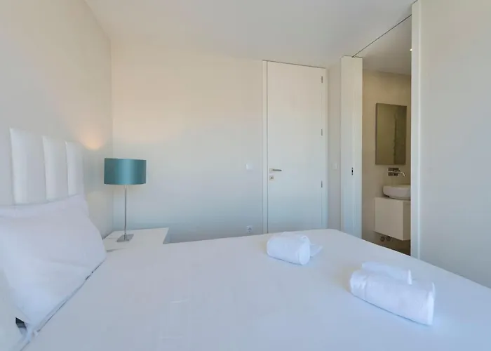 Lovelystay - Trindade Cozy פורטו