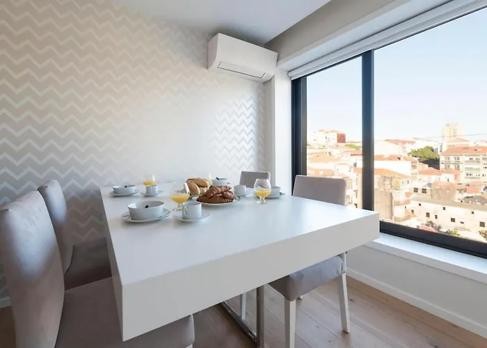 Lovelystay - Trindade Cozy פורטו