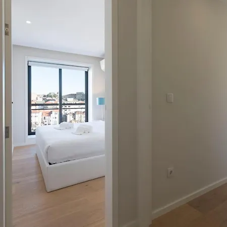 Апартаменты Lovelystay - Trindade Cozy Порту