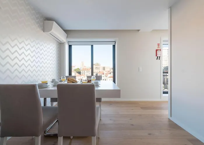 Lovelystay - Trindade Cozy Porto