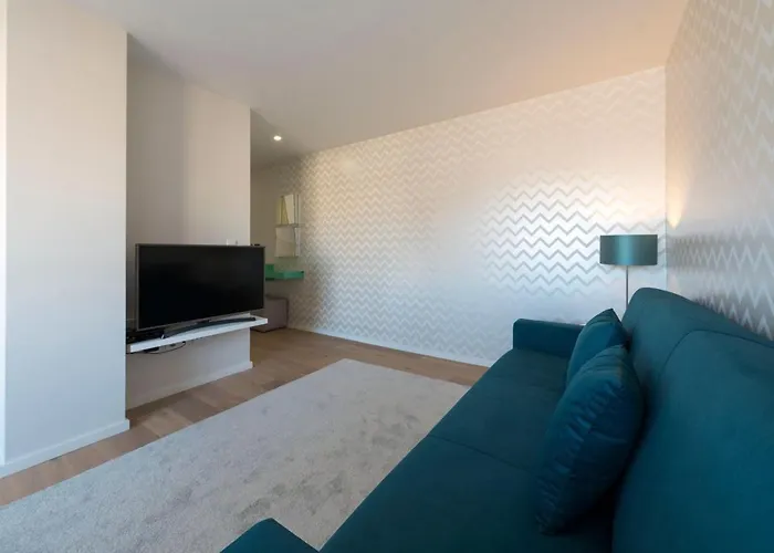 Lovelystay - Trindade Cozy Lägenhet *