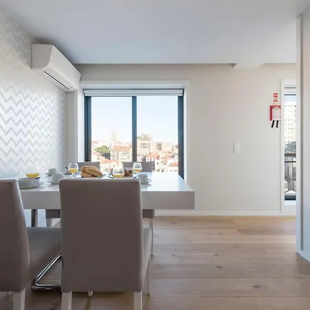 Lovelystay - Trindade Cozy Porto